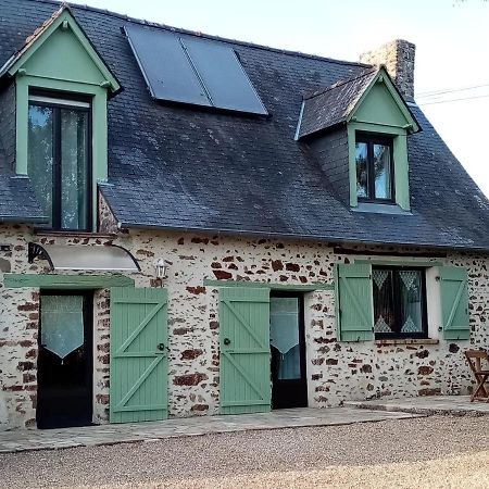 Chambre D Hote La Roussiere Saint-Ouen-Des-Toits 外观 照片