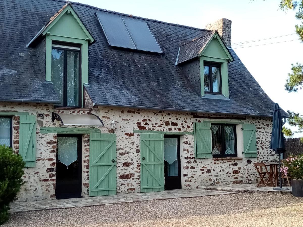 Chambre D Hote La Roussiere Saint-Ouen-Des-Toits 外观 照片